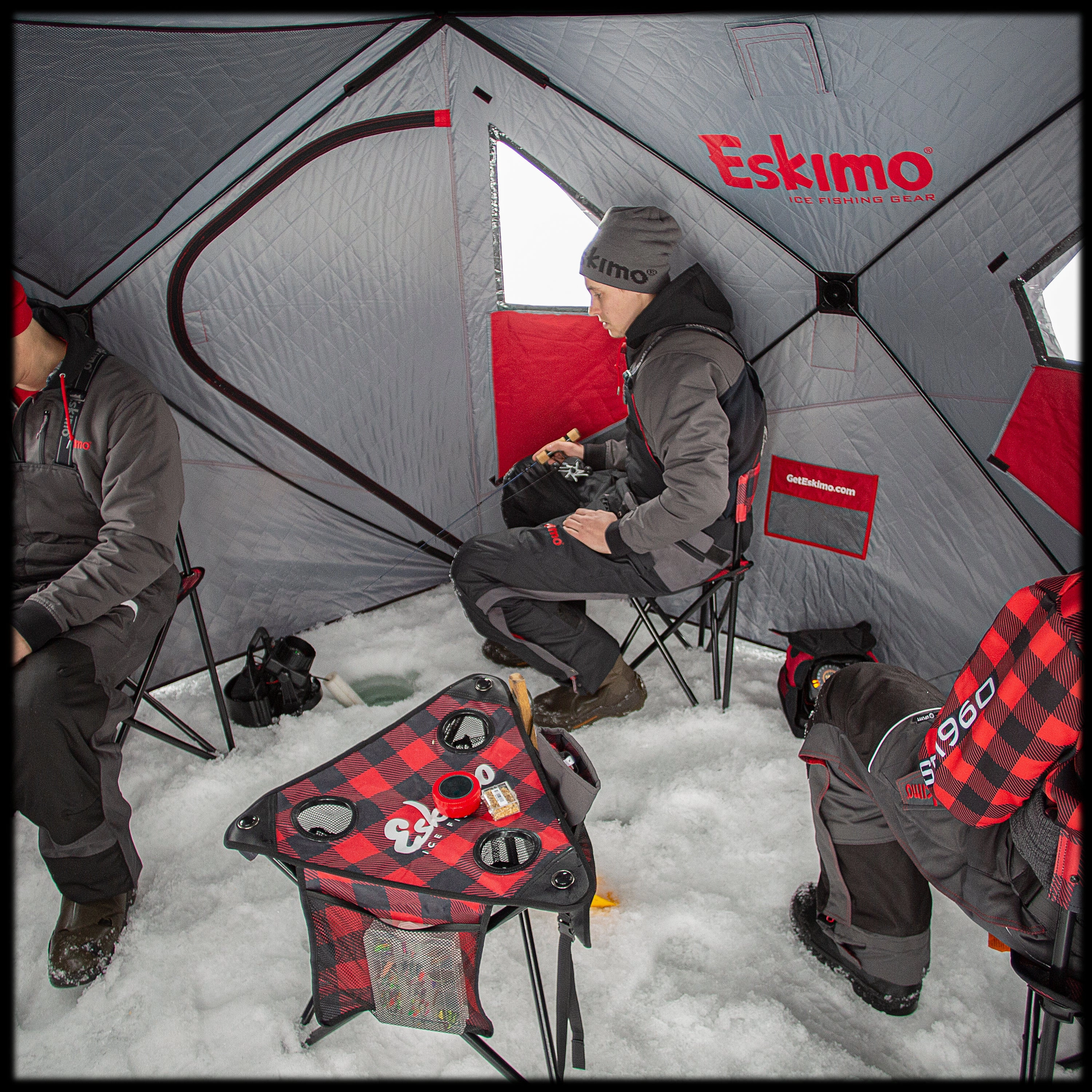 Eskimo Outbreak 450XD Insulated Shelter