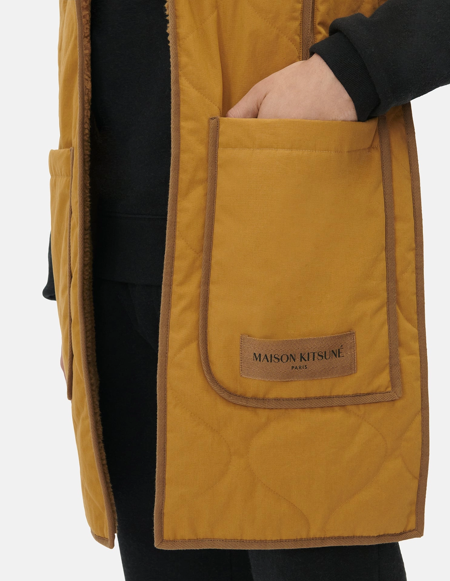 MAISON KITSUNÉ QUILTED HOOD SCARF CAMEL