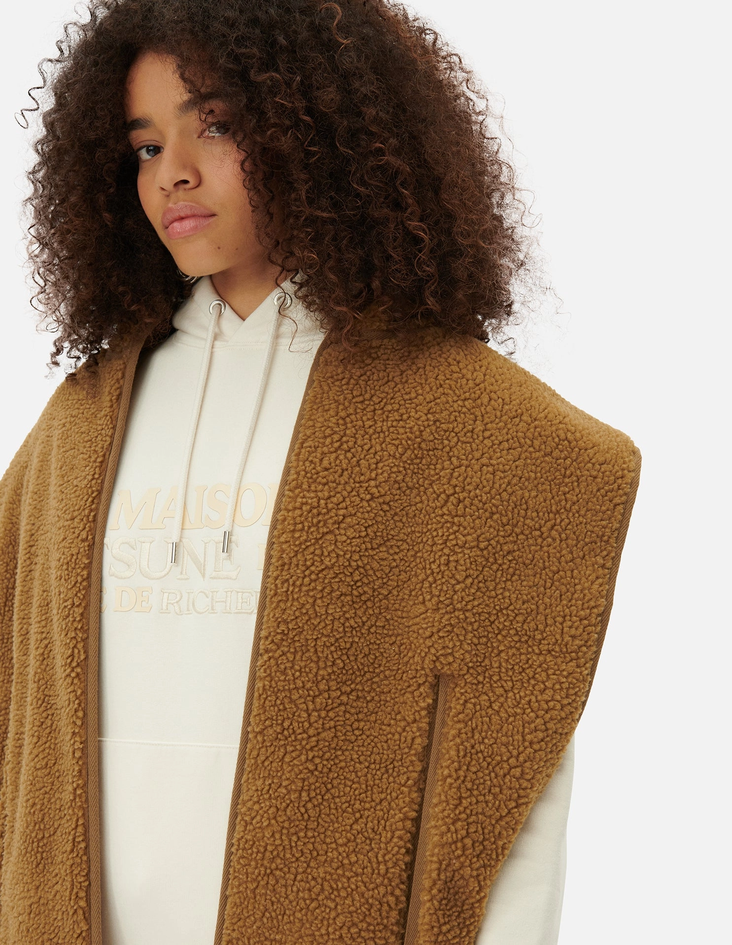 MAISON KITSUNÉ QUILTED HOOD SCARF CAMEL