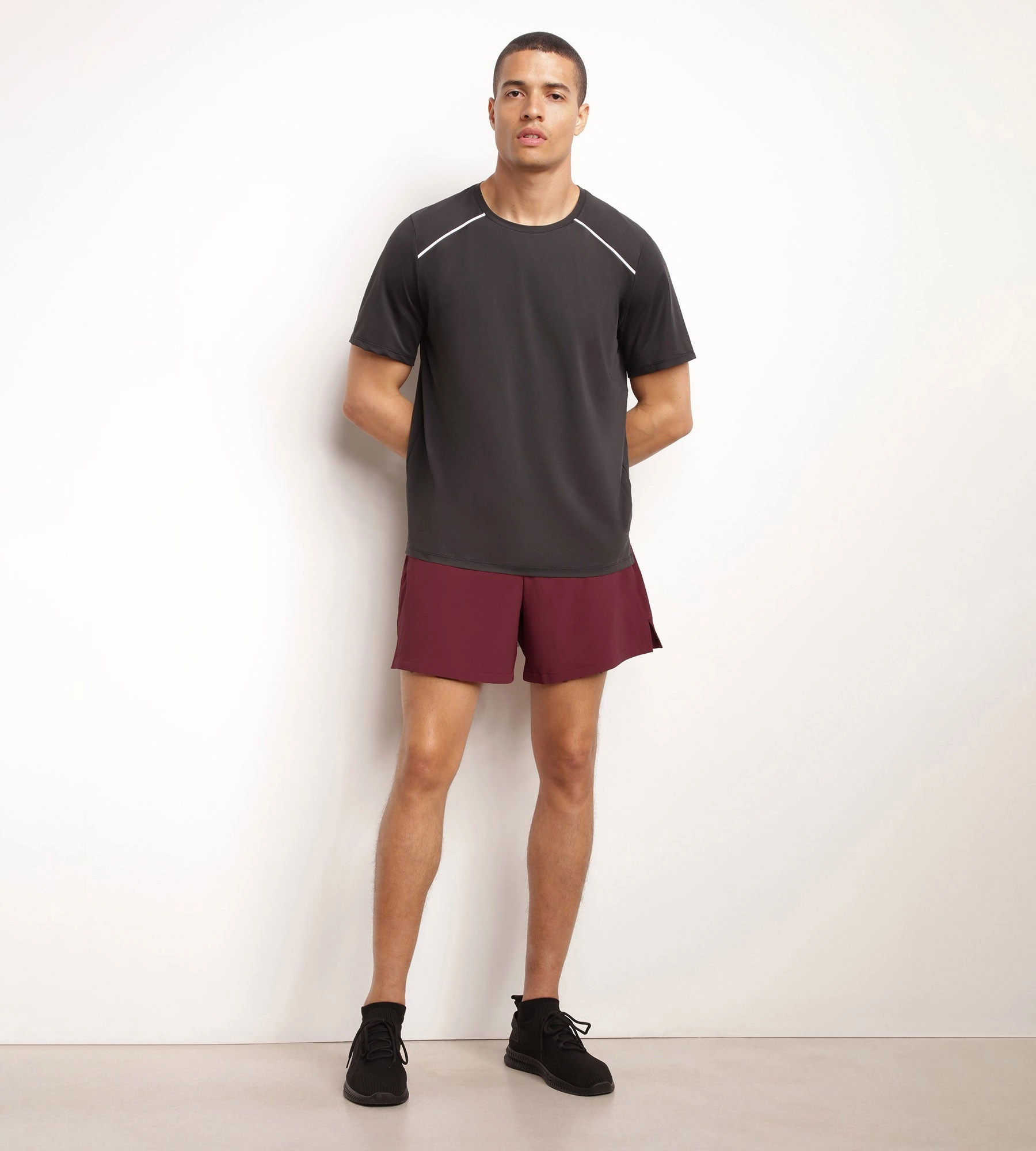 Short de sport homme en matière aérée Bordeaux Dim Move