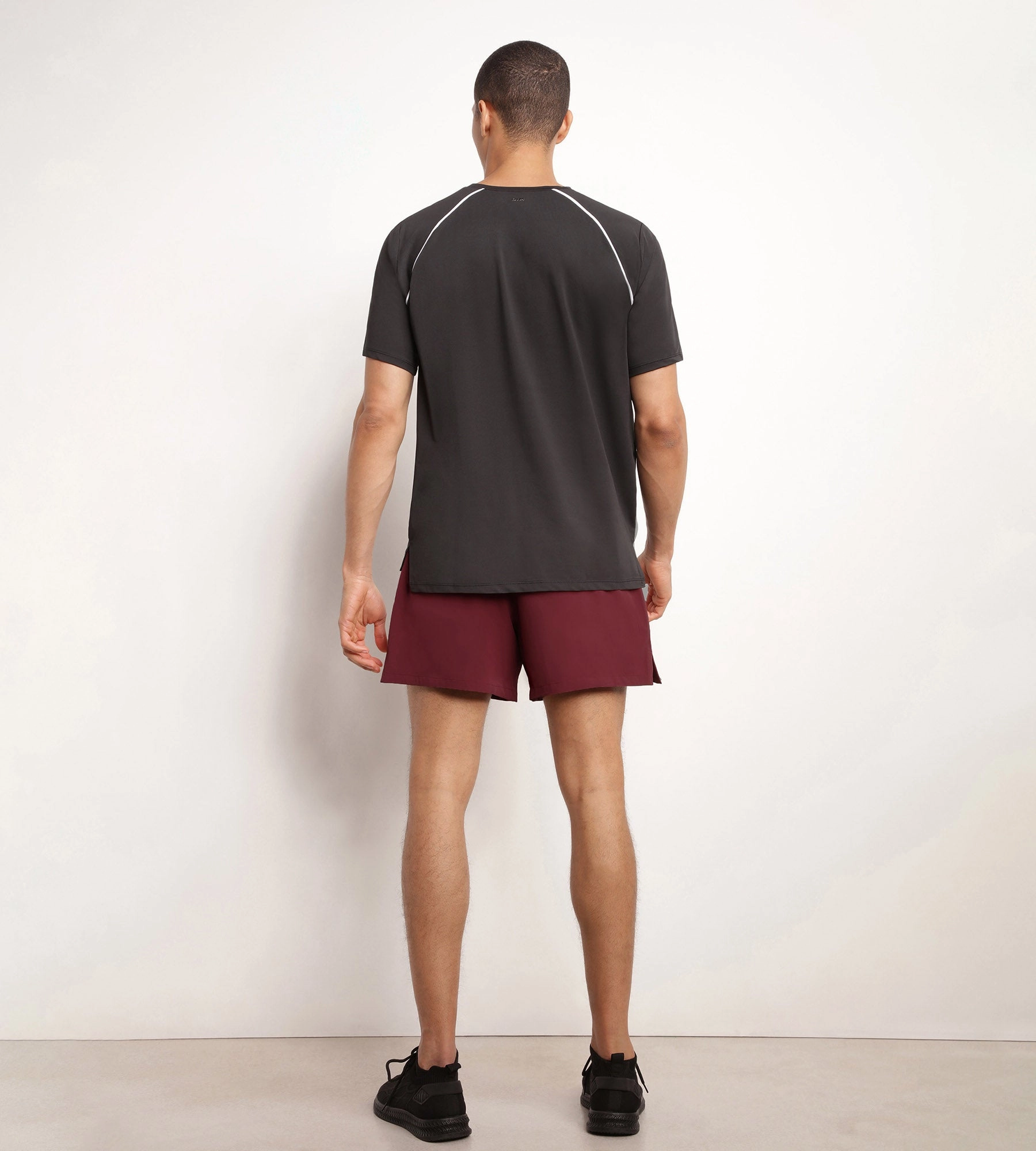 Short de sport homme en matière aérée Bordeaux Dim Move